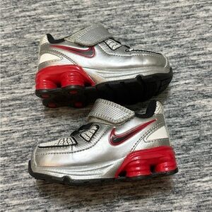 Baby Boy Tiny Nike Shox Sneakers Size 3.5
